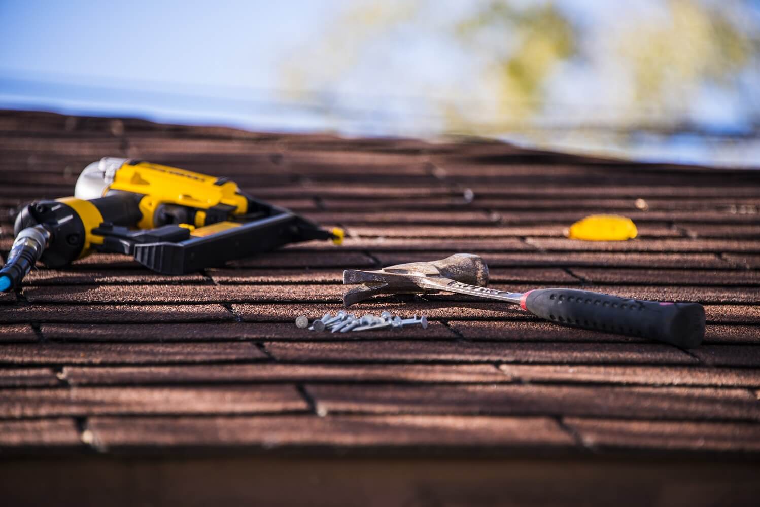Early Warning Signs Your Roof Needs Repair | Rogers Home Improvement